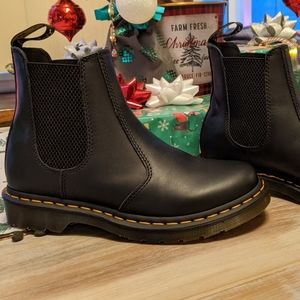 Women's Dr. Martens 2976 SR Chelsea Boots